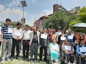 लोकसेवा आयोगको विज्ञापन समावेशी बनाउ राष्ट्रिय आन्दोलनको धर्नामा उपस्थिति जनाउदै गरेको तस्विर