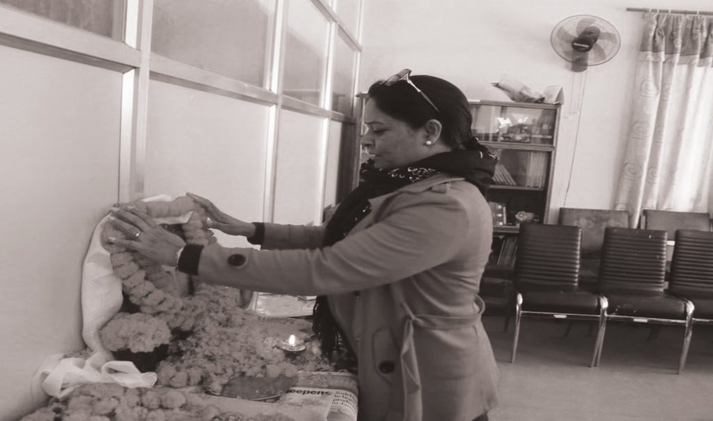 NFDN vice president offering her remembrance to Munishwor Pandey